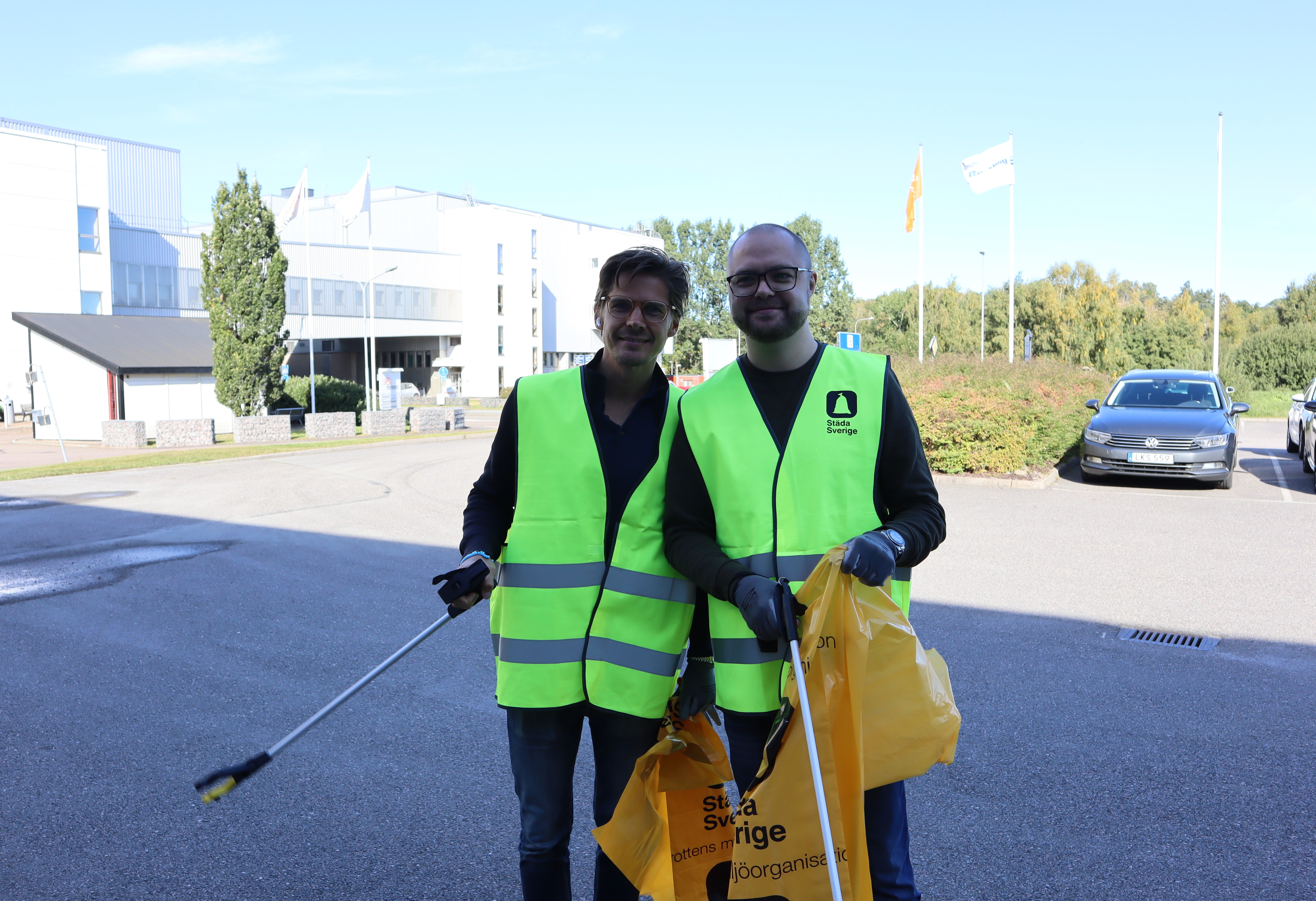 Bertling Sweden participates in local cleanup session