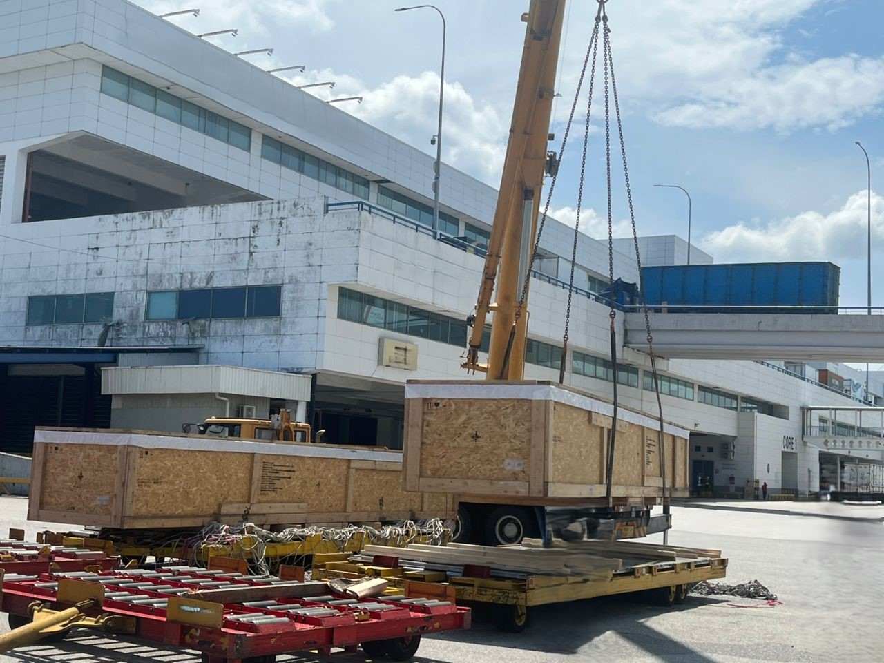 Successful Hydraulic Jacks Transport to Labuan, Malaysia