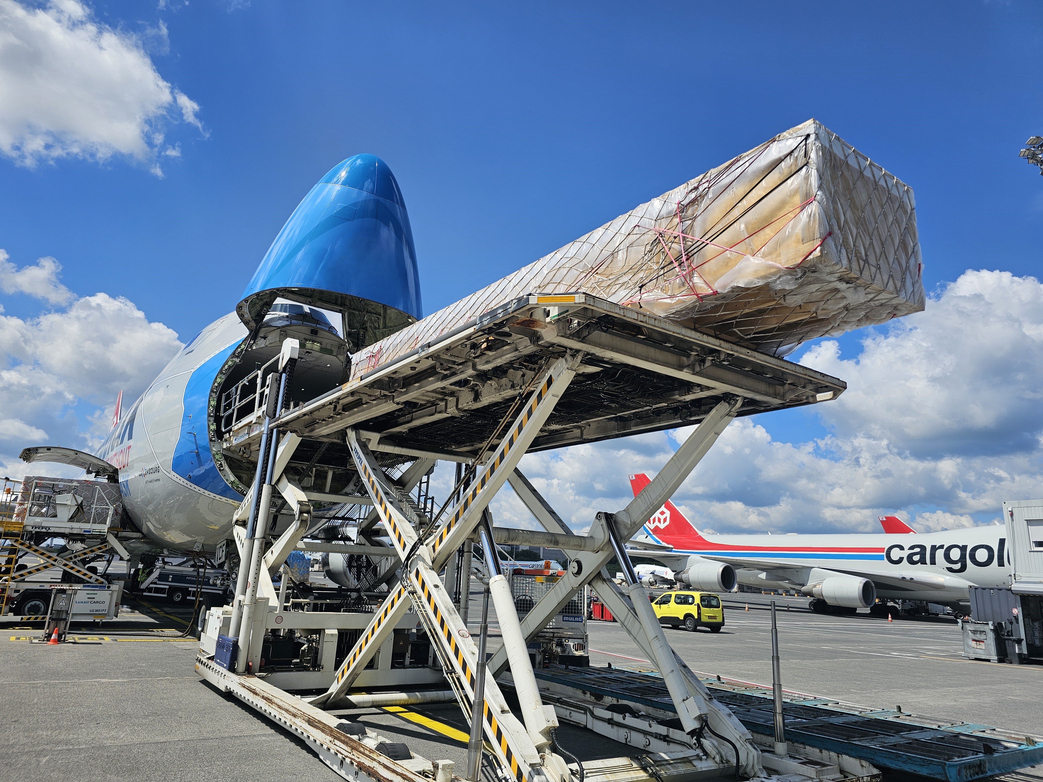 Successful Hydraulic Jacks Transport to Labuan, Malaysia