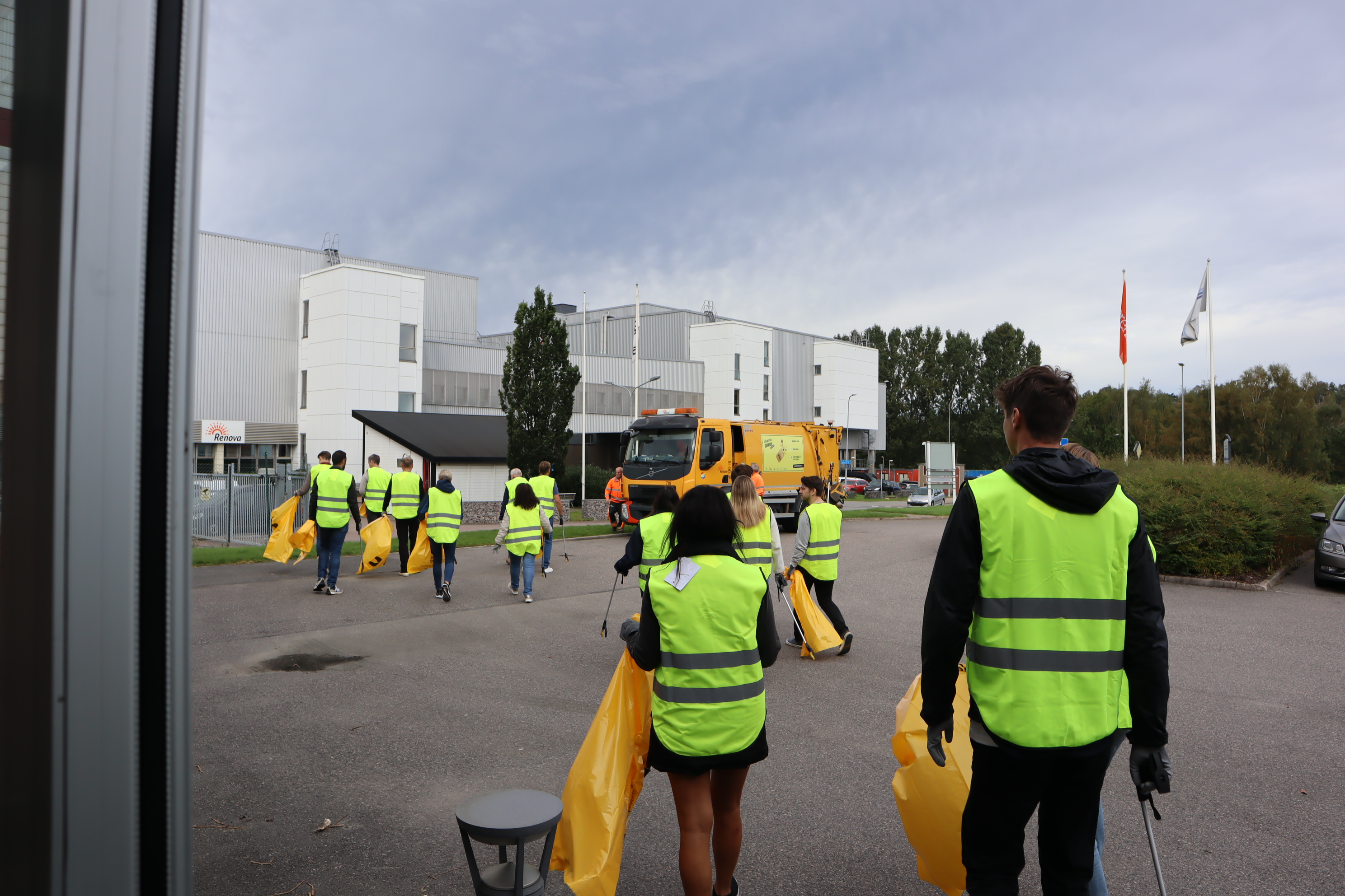 Bertling Sweden joins forces with the organization Städa Sverige for World Cleanup Day 2023