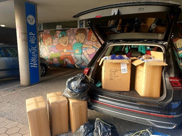 Bertling donates warm winter clothes and blankets to Hanseatic Help 