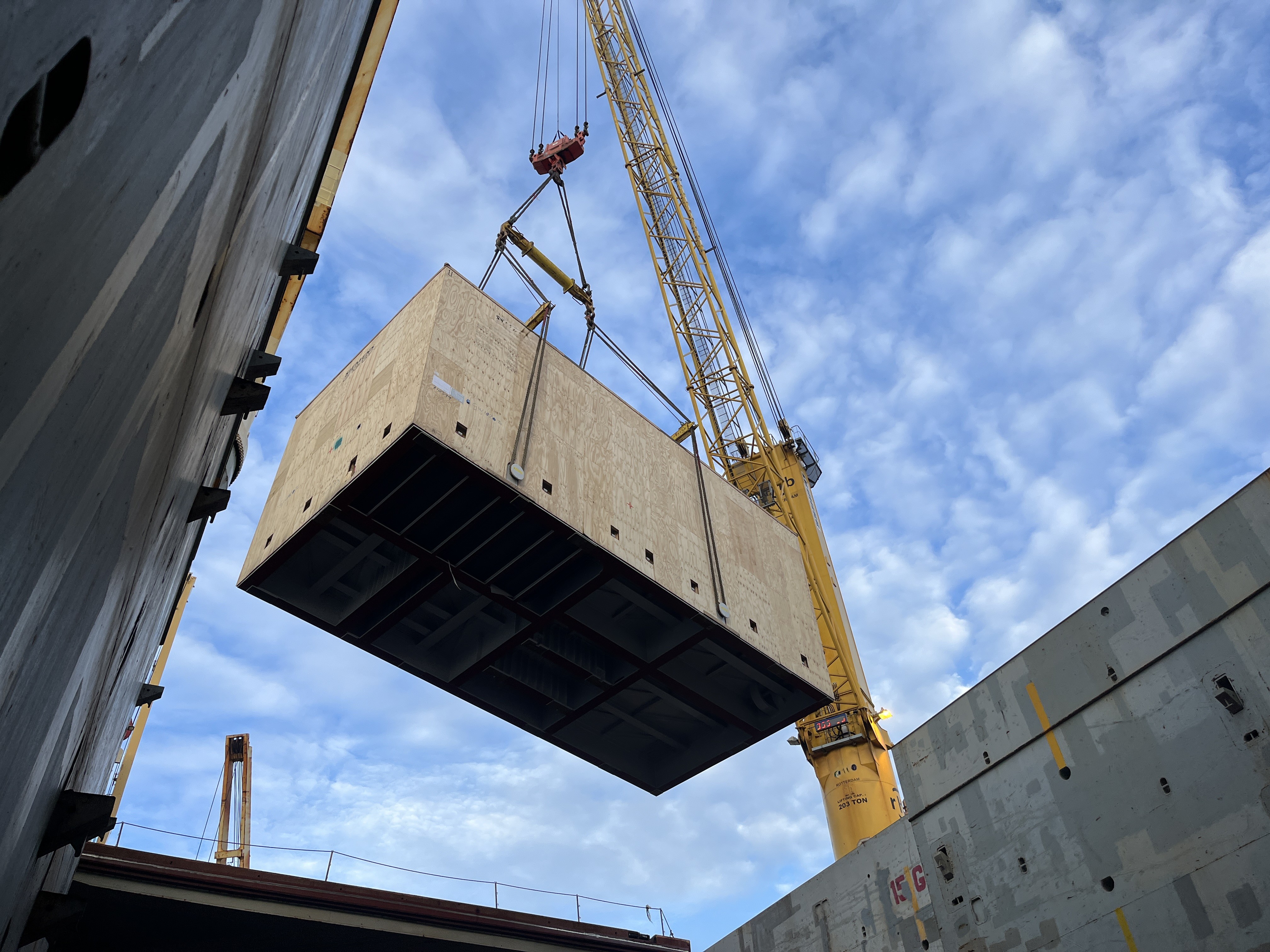 Bertling Delivers Heavy Lift Compressor Skid to Australia